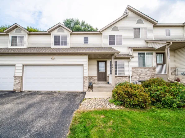 733 Baylee Pl SW, Pine Island, MN 55963