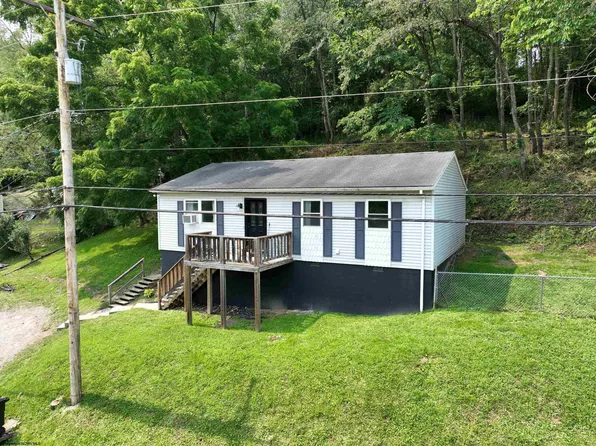 815 Laurel Dr, Mannington, WV 26582