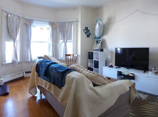 2 Wigglesworth St APT 3, Boston, MA 02120