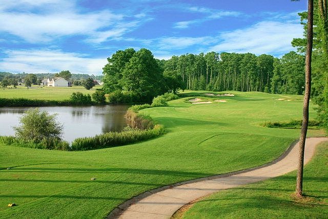 9 hole course / 18 tees