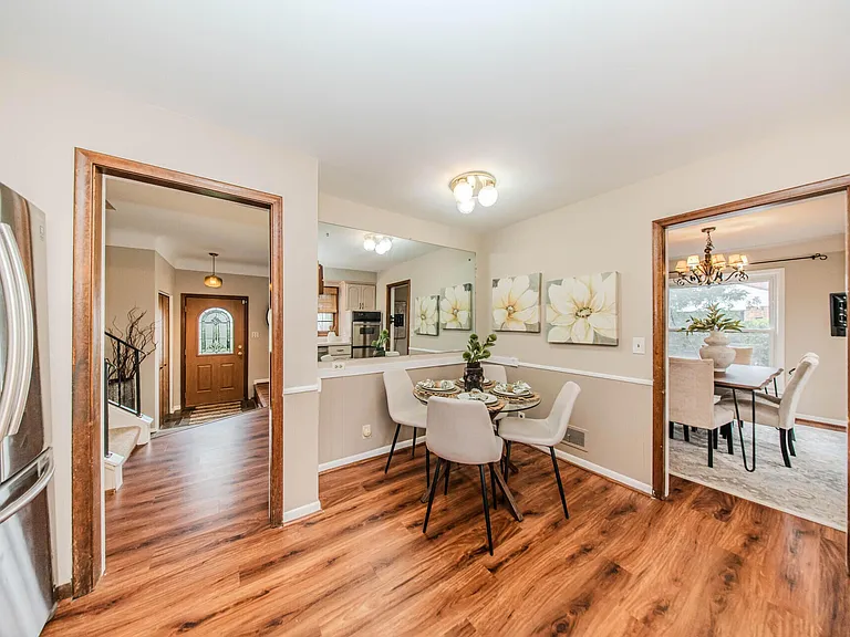 539 S Sheldon Rd — Photo 19