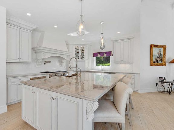 3rd image of 2344 Golf Brook Dr