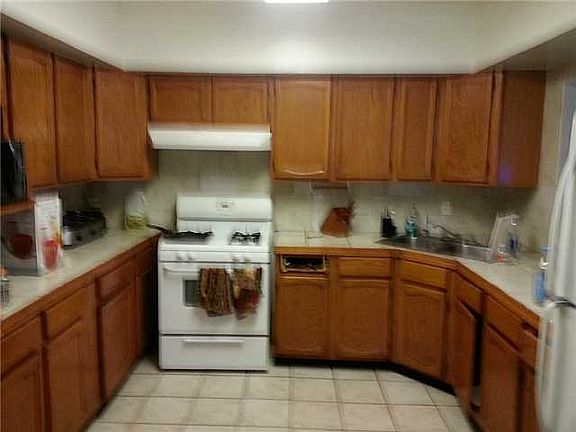 4th image of 8160 La Paloma Cir