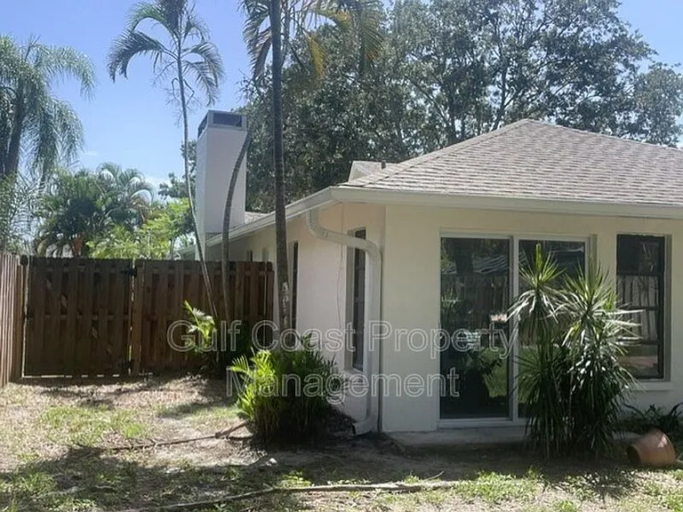 5677 Beneva Woods Cir — Photo 15