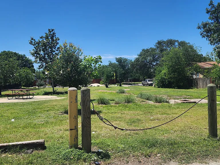 803 W Hollywood Ave — Photo 16