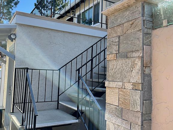 4th image of 990 Westlynn Way APT 4
