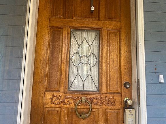5th image of 3824 Spruce Dr