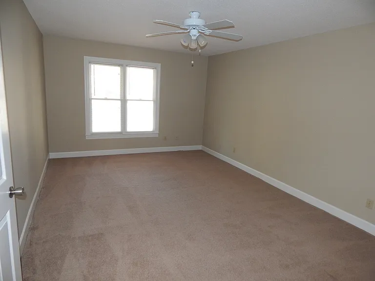 2846 Willow Wood Cir — Photo 16