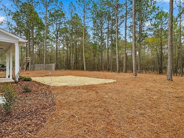 139 Lancashire Ln — Photo 40