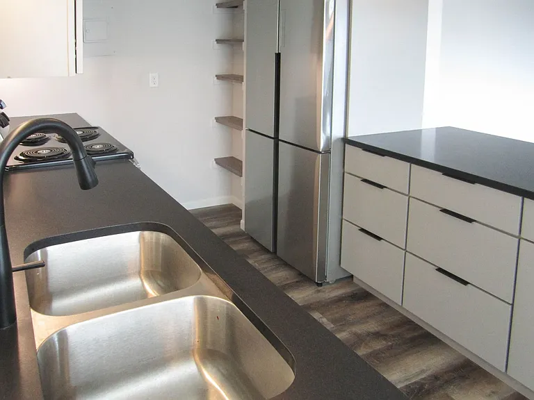 931 Madison Ave — Photo 9