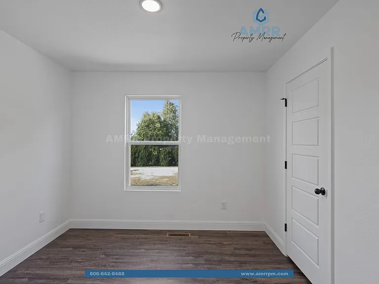 1020 States Ave — Photo 15