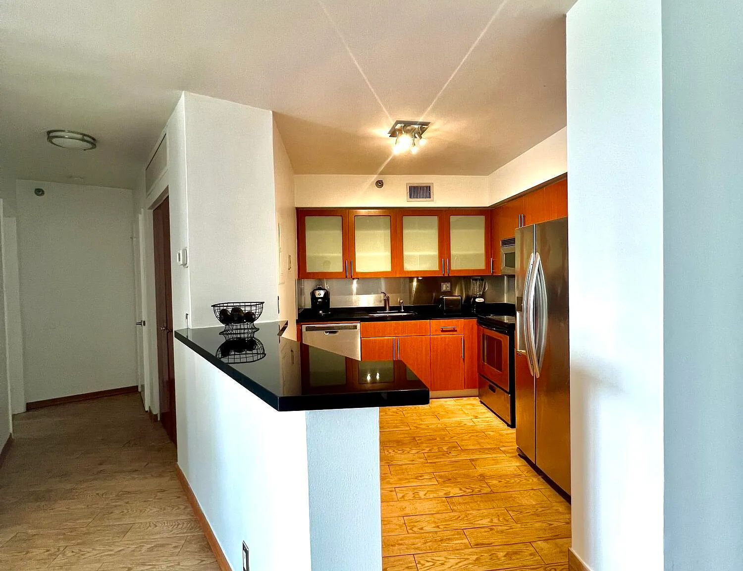 2 bed, 2.0 bath, 1181 sqft, $3,050 — Photo 4