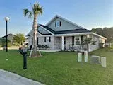 3 bed, 2.0 bath, 1919 sqft, $2,200 — Photo 2