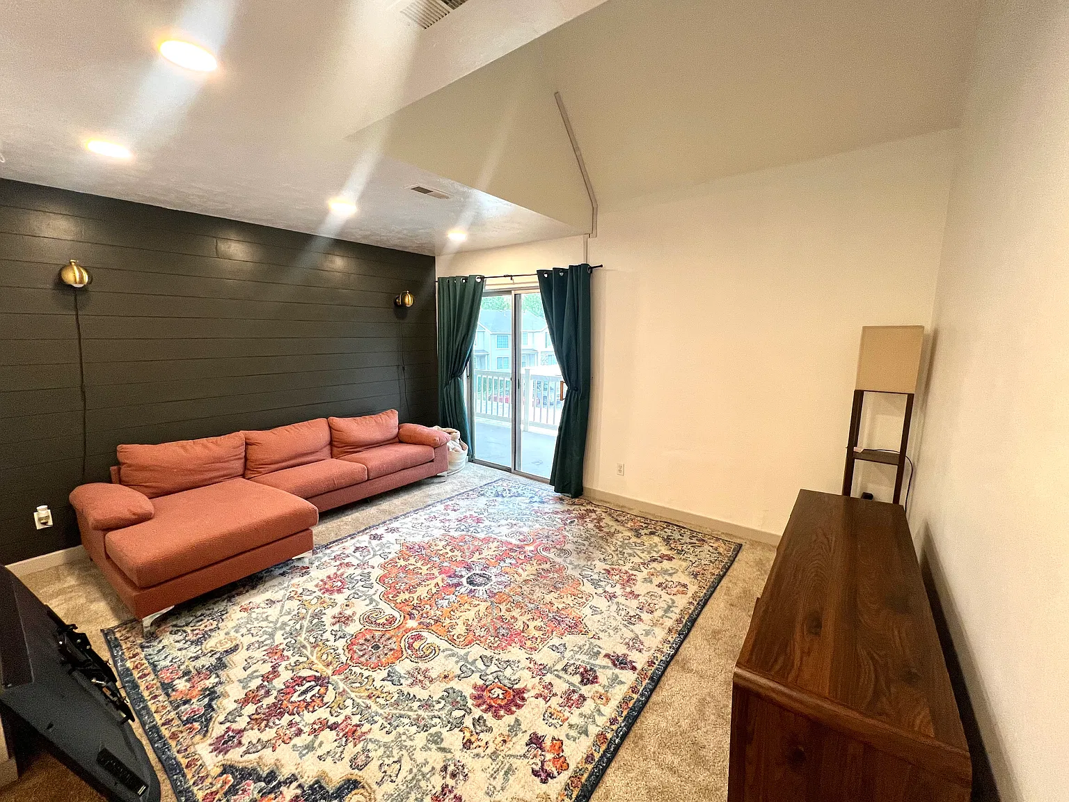 3 bed, 1298 sqft, $2,750 — Photo 1