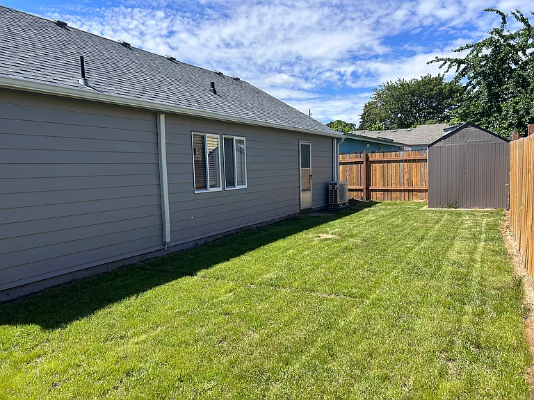 1317 SW Queen Ave — Photo 7