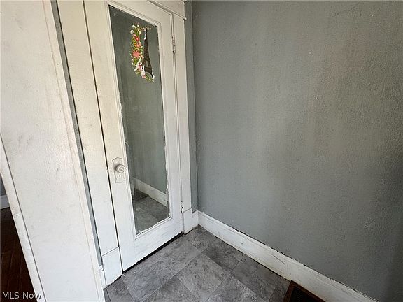 5th image of 12406 Tuscora Ave