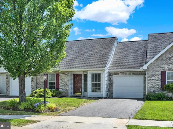 56 Longwood Dr, Mechanicsburg, PA 17050