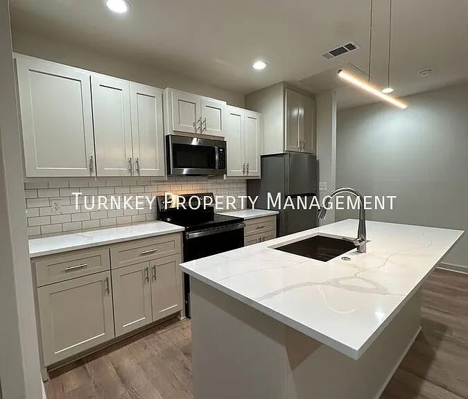 915 North St #4 — Photo 4