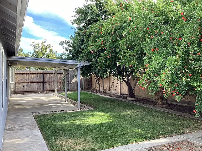 4521 Glimmer Ln — Photo 19