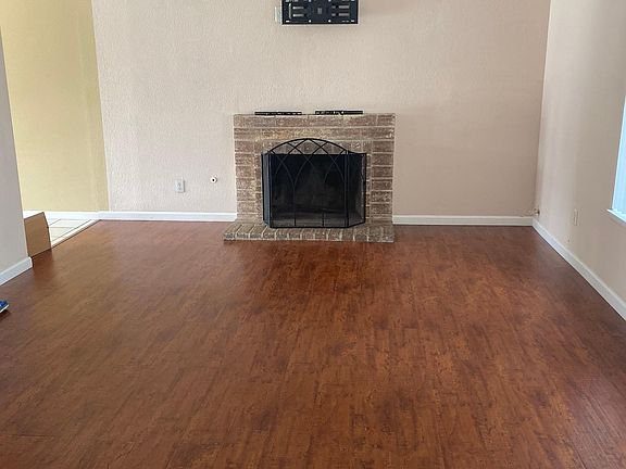 5th image of 2940 S Cypress Point Dr
