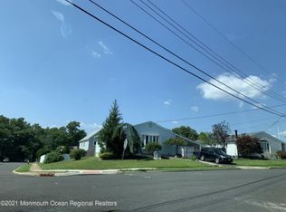 79 Woodshore W, Keyport, NJ 07735
