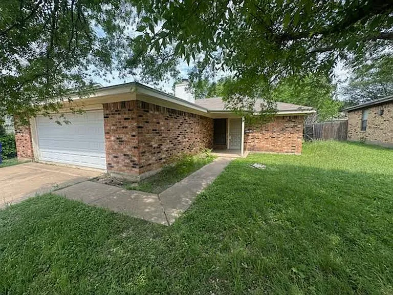 2108 Ramada Dr — Photo 1