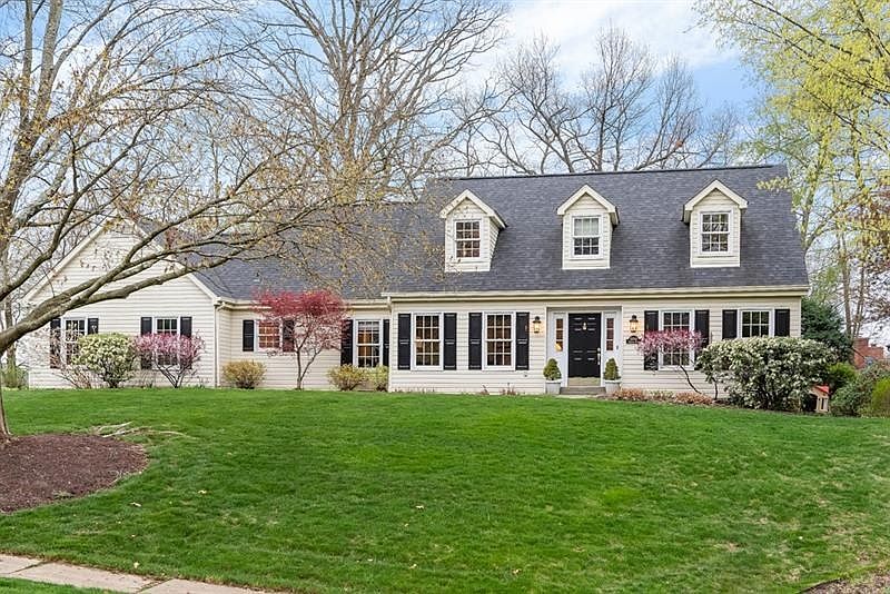 1st image of 10044 Oakridge Dr