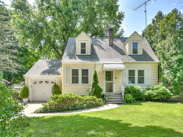 126 Maplehurst Blvd, Battle Creek, MI 49017