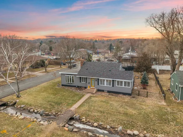 206 2nd St N, Bayport, MN 55003