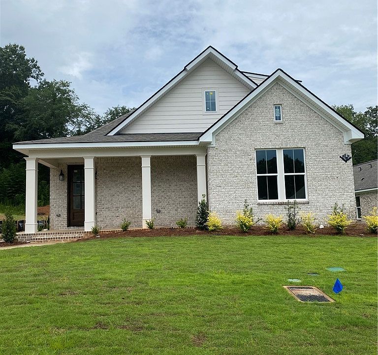 1st image of 572 Arbor Dr