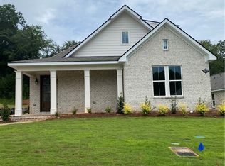 572 Arbor Dr, Auburn, AL 36832