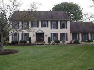 220 Old Mill Rd, Gettysburg, PA 17325