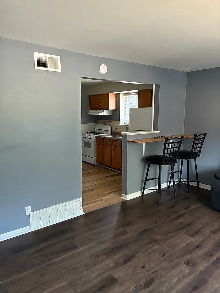 1 bed, 1.0 bath, 800 sqft, $725 — Photo 3