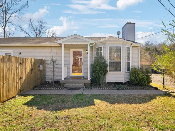 906 Patio Dr, Nashville, TN 37214