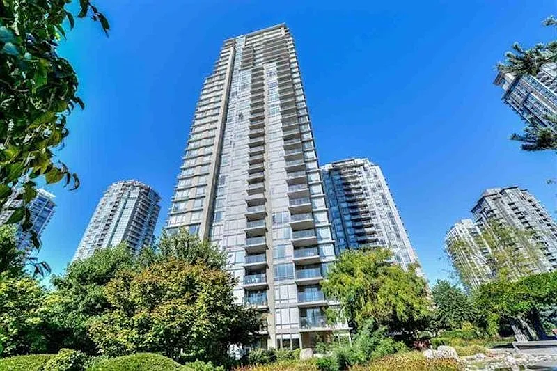 2 bed, 820 sqft, $2,500 — Photo 2