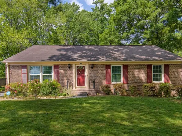 102 Capistrano Dr, Winston Salem, NC 27103