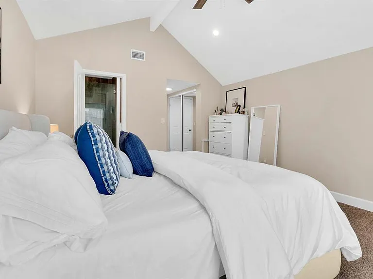 10618 Esmeraldas Dr — Photo 22