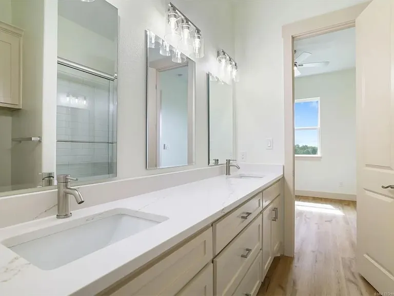 211 Vaughn Ln — Photo 14