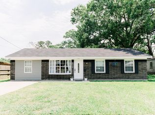 110 S Craig St, Jennings, LA 70546