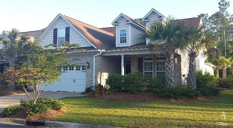 3 bed, 2.5 bath, 2101 sqft, $2,350 — Photo 3
