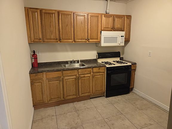 3rd image of 622 River St Floor 3