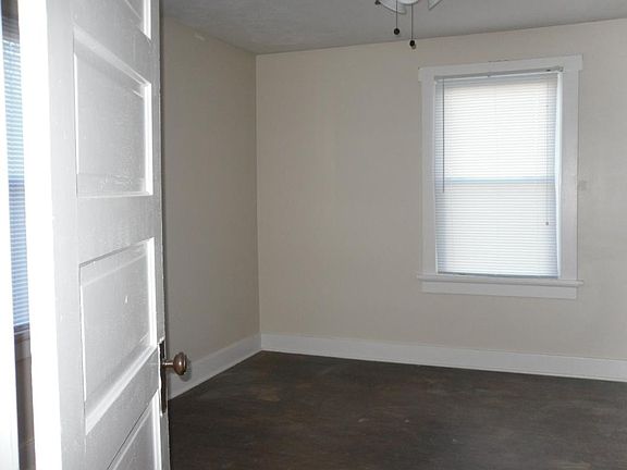 5th image of 222 Illinois Ave APT A