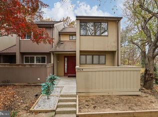 1924 Coppersmith Ter, Woodbridge, VA 22191