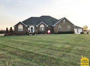 252 NE 100th Rd, Clinton, MO 64735