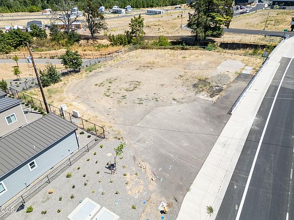 5th image of 4119 S Pacific Hwy