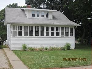 1st image of 637 N 5th Ave