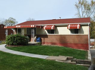 718 Colonial Manor Rd, North Huntingdon, PA 15642