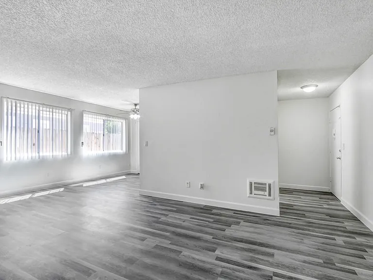 Gilmore Apartments - Van Nuys — Photo 72