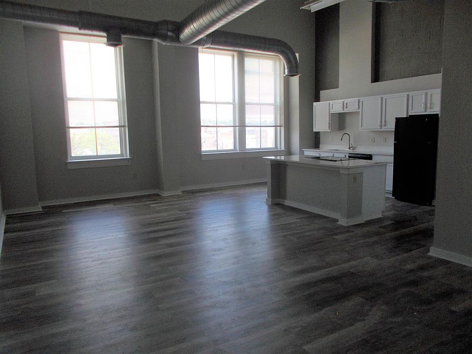 1st image of 216 N 4th St