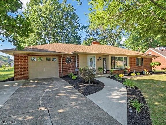 2nd image of 441 Wildwood Dr